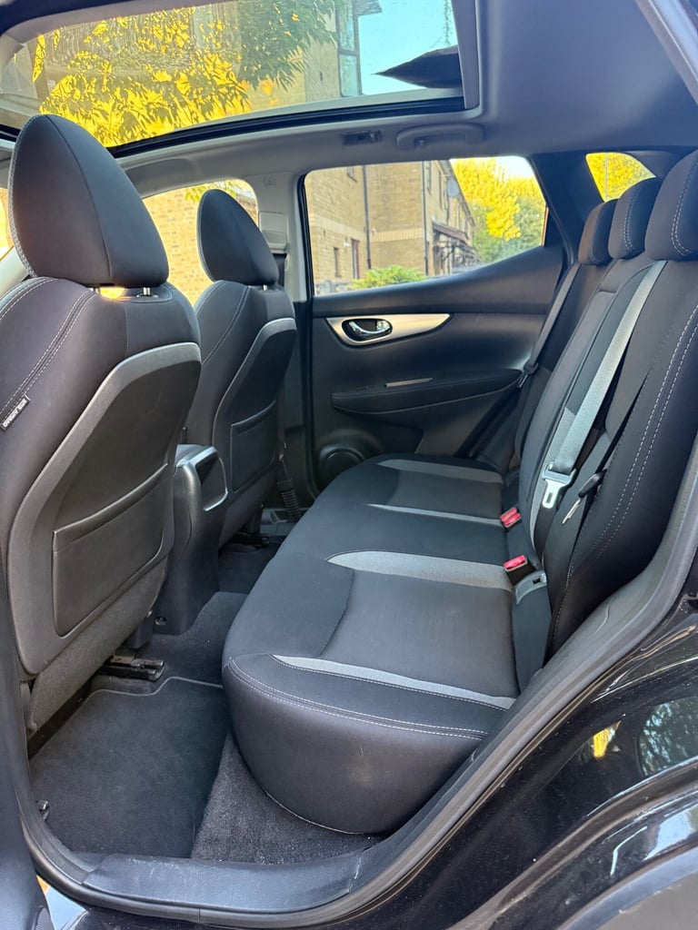 2017 Nissan Qashqai 1.2 DiG-T N-Connecta 5dr HATCHBACK Petrol Manual