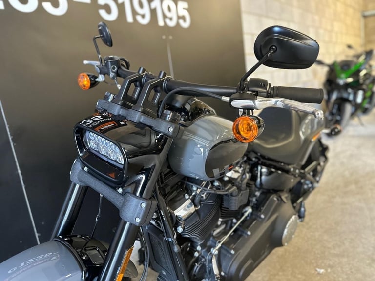 STUNNING ONE OWNER 2023/23 HARLEY-DAVIDSON FXFBS FAT BOB 114 MOTORCYCLE 