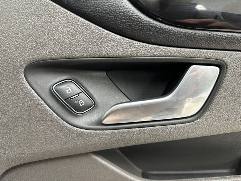 2020 Ford Tourneo Custom 2.0 EcoBlue 130ps L/R 8 Seater Titanium Auto MPV DIESEL Automatic