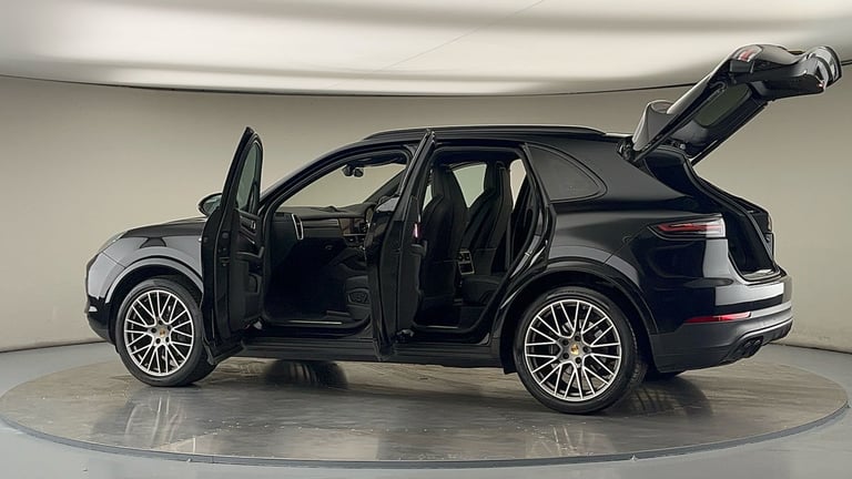 2022 Porsche Cayenne 3.0T V6 Platinum Edition TiptronicS 4WD Euro 6 (s/s) 5dr SUV Petrol Automatic