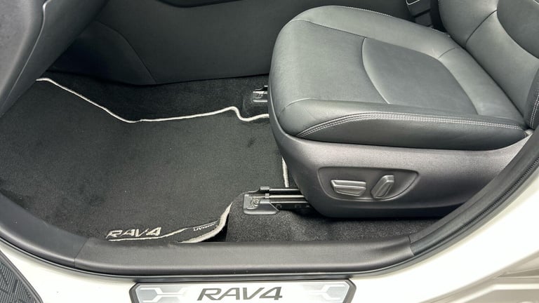  Toyota RAV4 2.5 VVT-h GPF Excel SUV 5dr Petrol Hybrid CVT 4WD Euro 6 (s/s) (222 ps) Petrol/Elect...