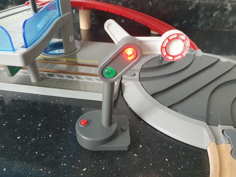 Play Tive Railway Set City Express Wooden Train Set lights sounds USB Battery train