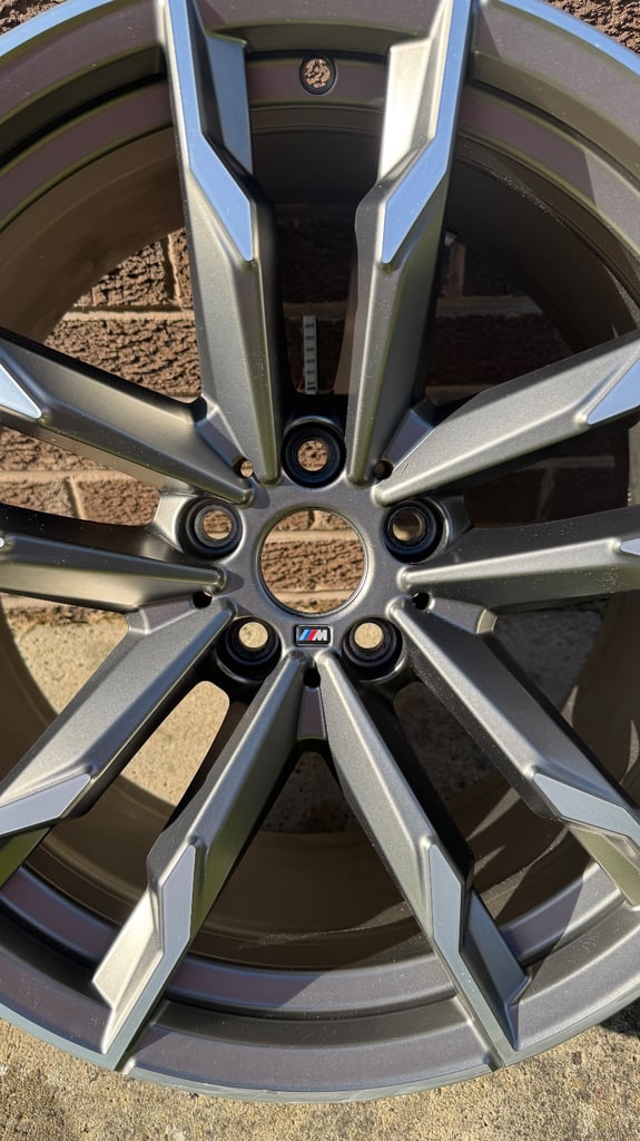 BMW 19” M800 two tone Cerium Grey alloy wheel