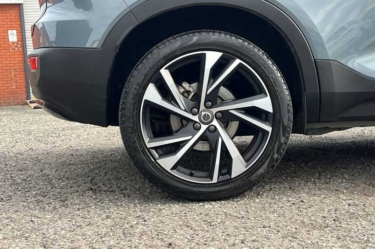 2020 Volvo XC40 1.5h T5 Twin Engine Recharge 10.7kWh R-Design Pro SUV 5dr Petrol Plug-in Hy SUV H...