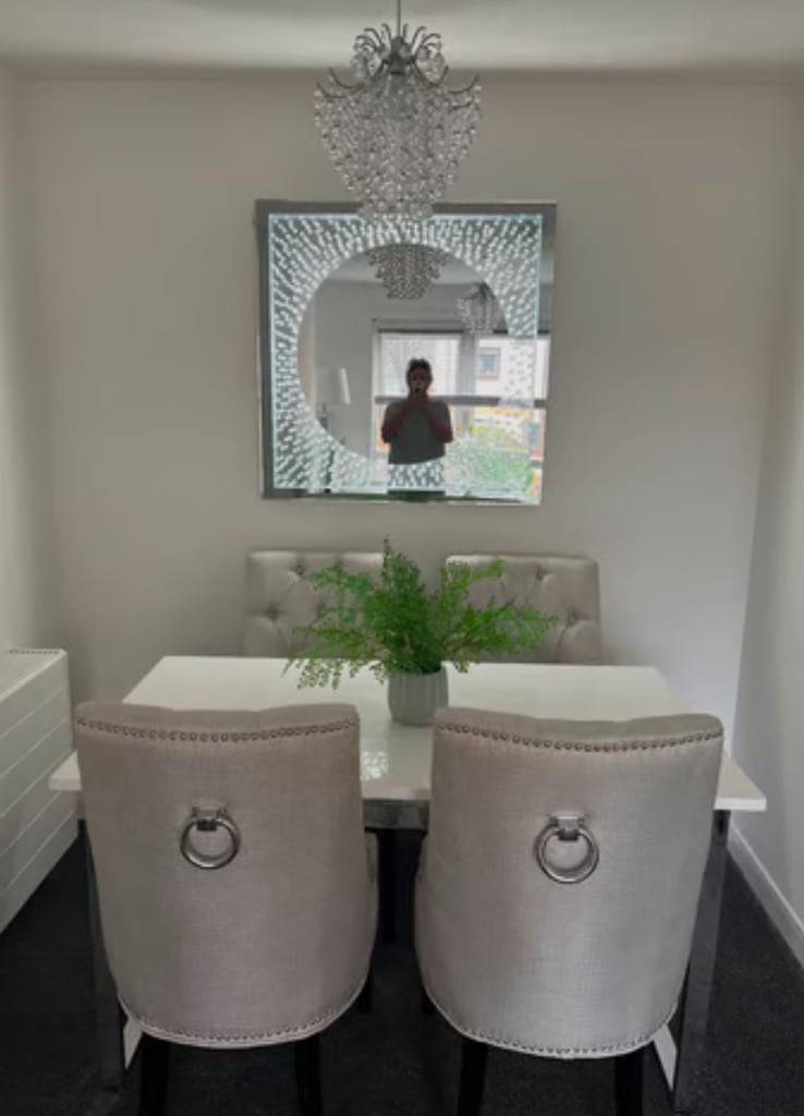4x Dining chairs for charity 