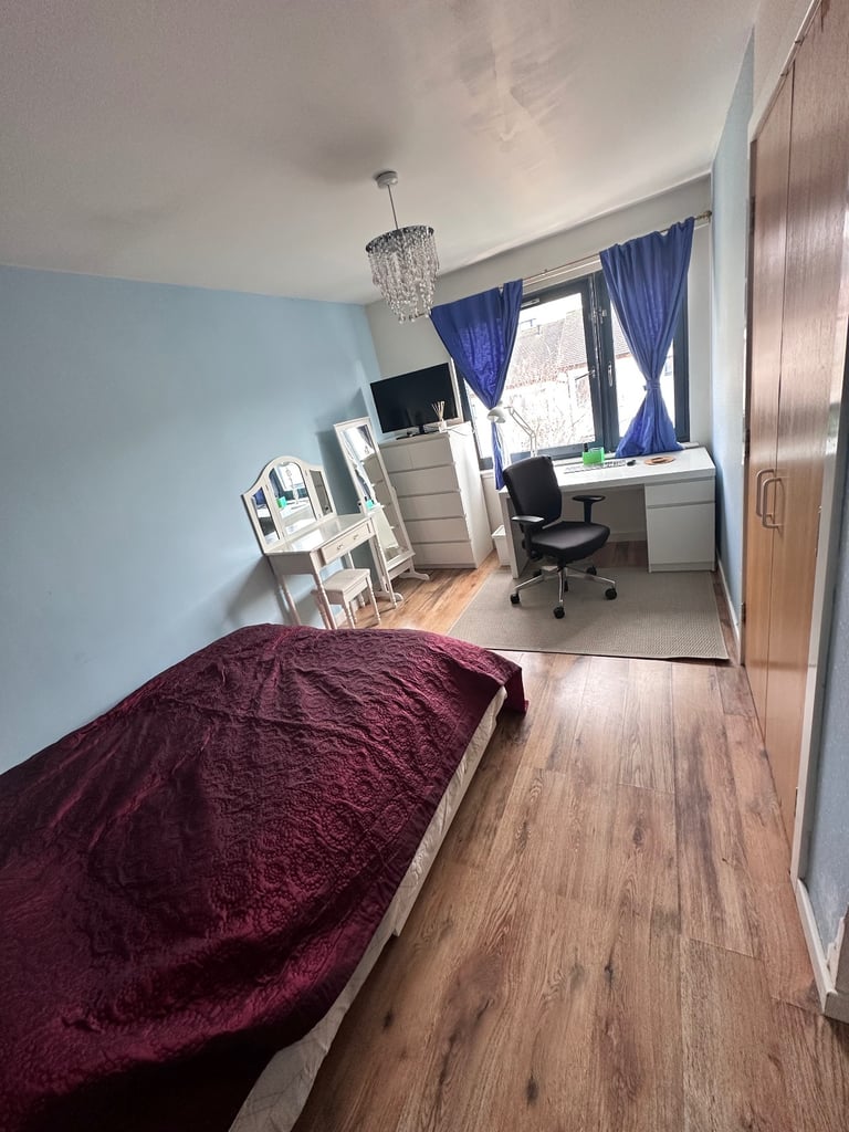 Spacious and bright double room 