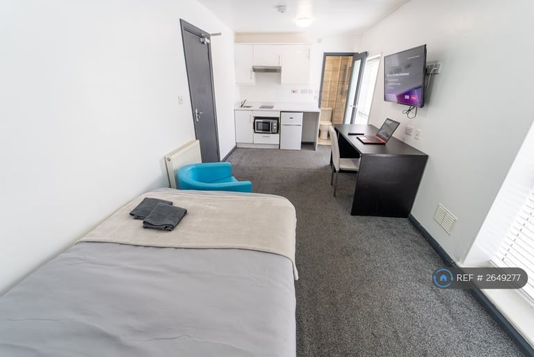 Studio flat in Pershore Road, Birmingham, B5 (#2649277)