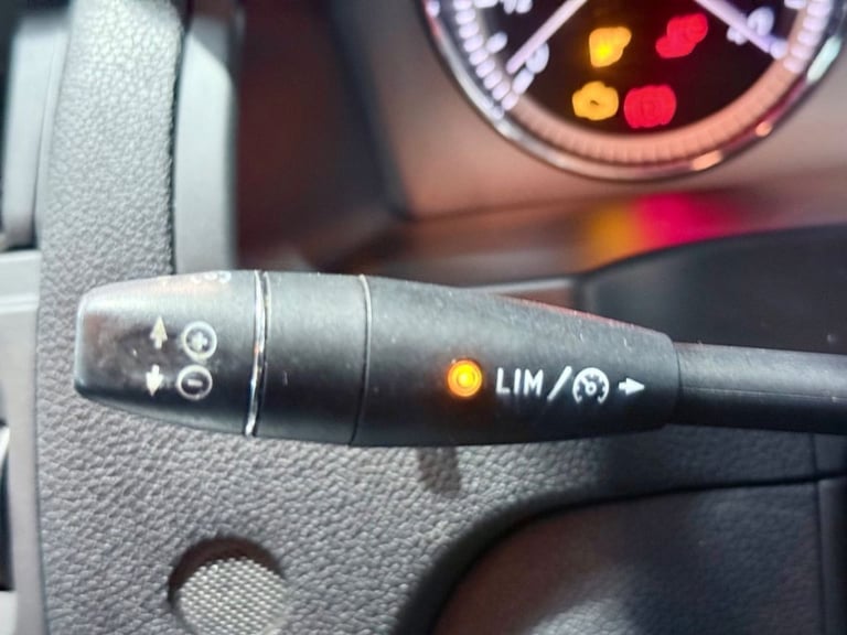 2011 Mercedes-Benz C Class C220 CDI BlueEFFICIENCY Sport 4dr Auto SALOON DIESEL Automatic