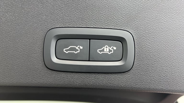 2024 Volvo XC40 Plus, B4 Mild hybrid, Petrol, Dark Estate Petrol Automatic
