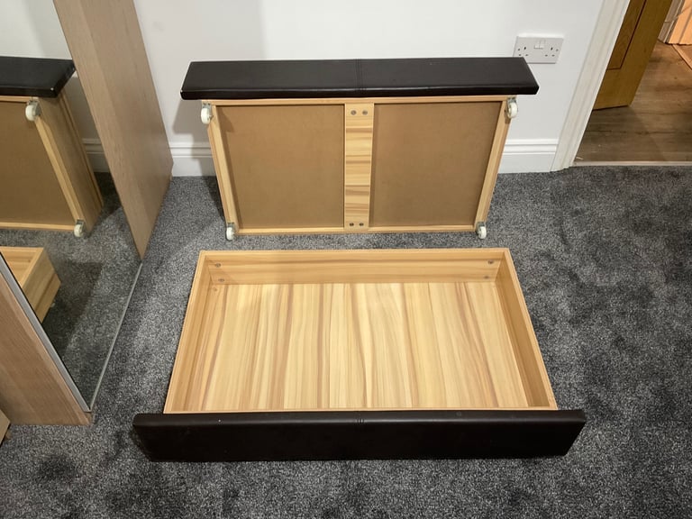 Under bed drawer with wheels 
