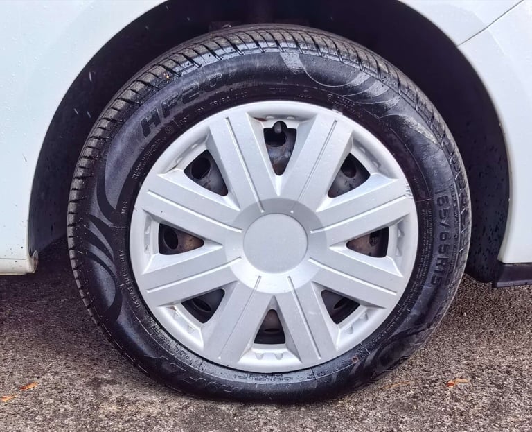 2009 Renault Clio 1.1 Clio Expression 16v 5dr Hatchback Petrol Manual