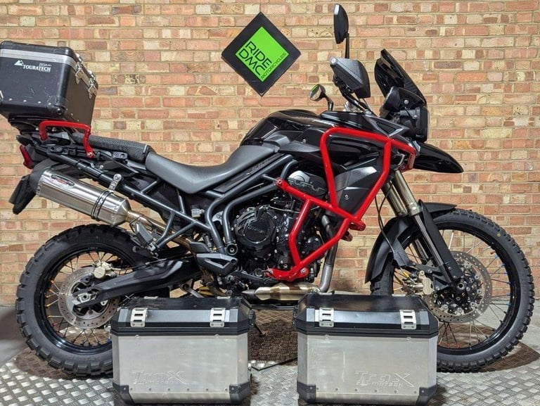 TRIUMPH TIGER 800 XC 2012 - FULL LUGGAGE - CRASH BARS - EXTRAS - A BEAUTY.