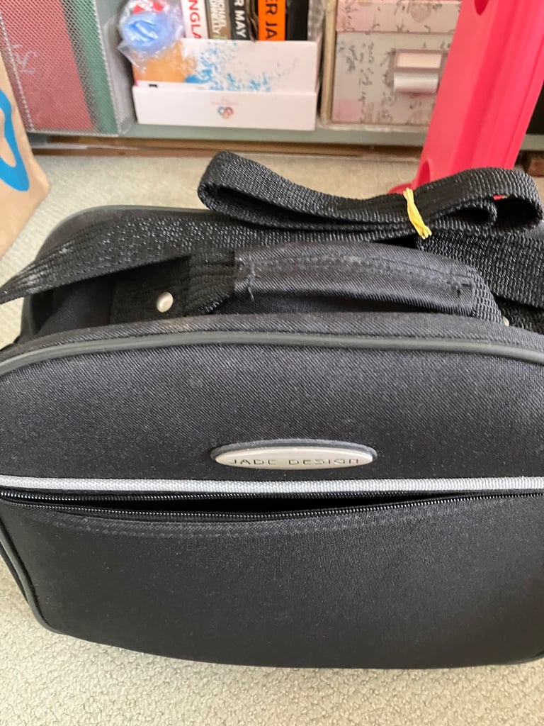 image for Black Hand bag or shoulder bag in vgc