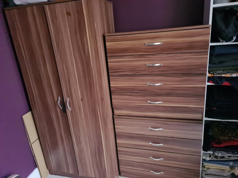 Wardrobe and 2 x chest of drawers