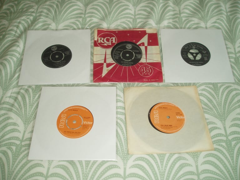 5 ELVIS PRESLEY SINGLES - £10.00