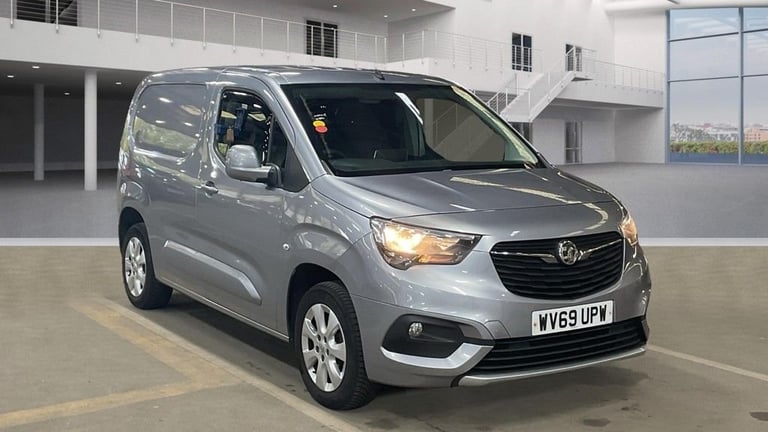 2019 69 VAUXHALL COMBO 1.5 TURBO D 2000 LIMITED EDITION NAV NO VAT VAN EURO 6 (S