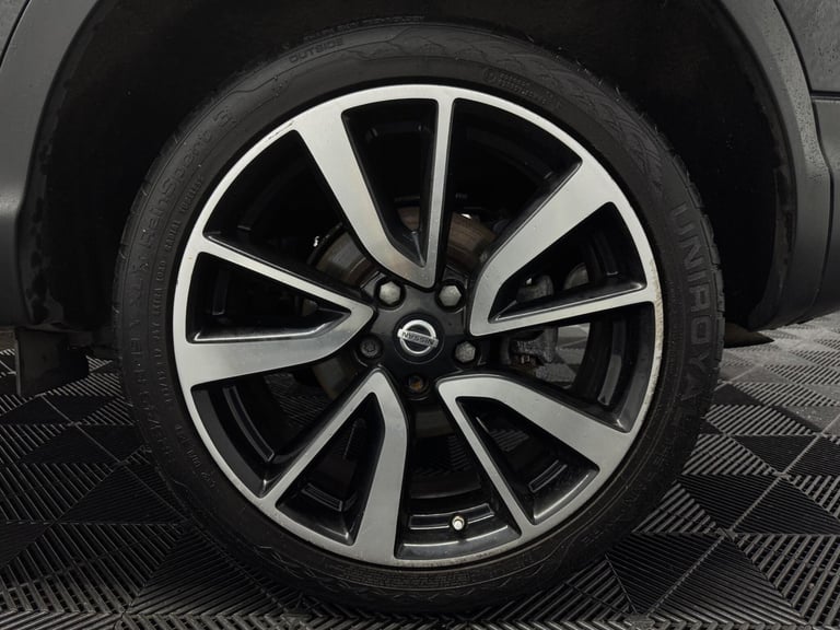 2015 Nissan Qashqai 1.2 DIG-T Tekna XTRON 2WD Euro 6 (s/s) 5dr HATCHBACK Petrol Automatic