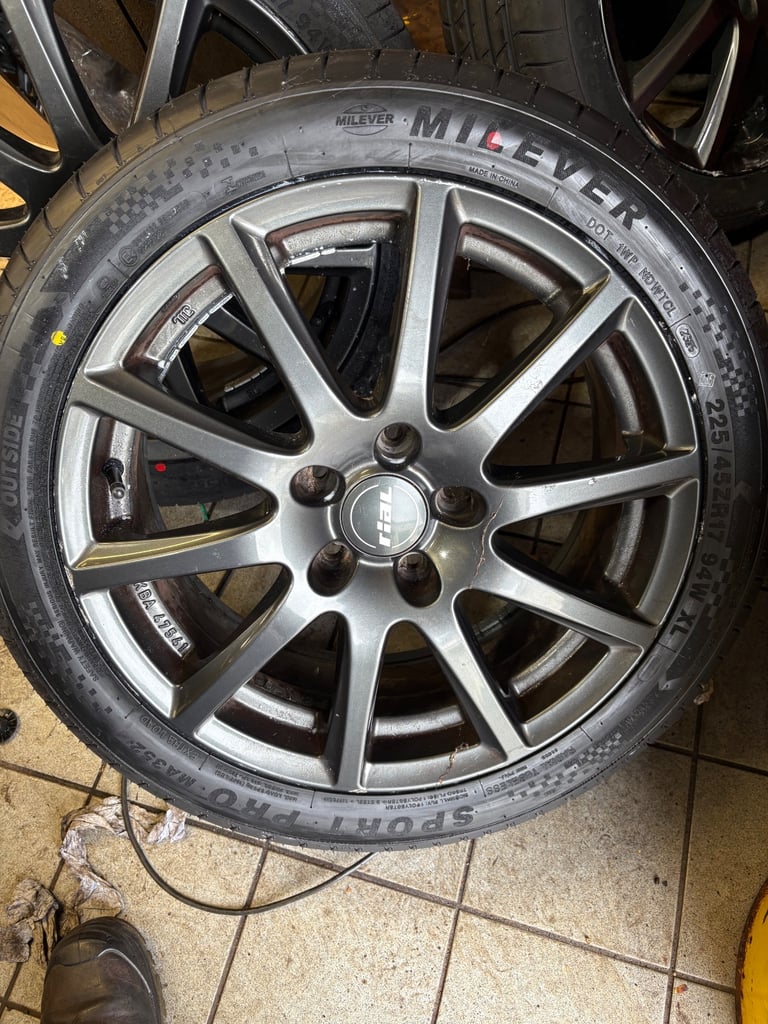 5x114.3 17” new tyres rial alloys 