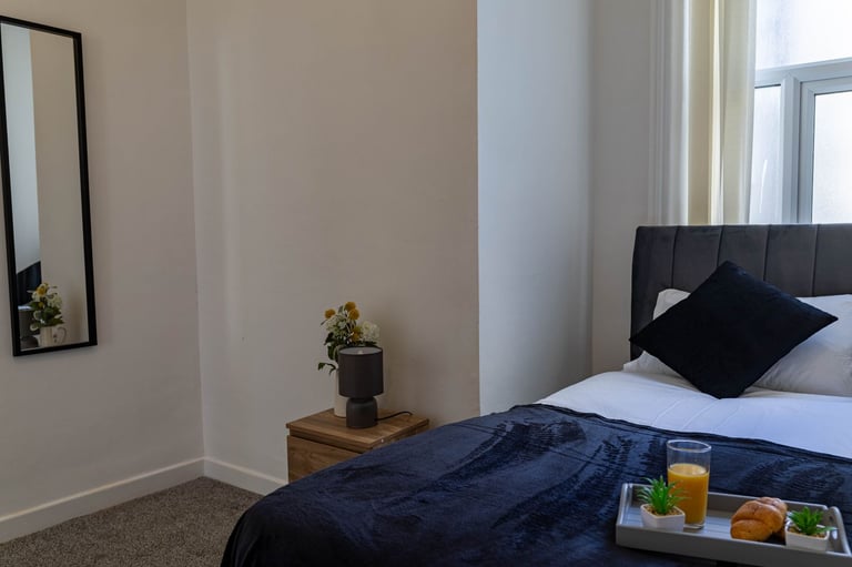 Flat 3 Blackpool | Furnished 1-BR Flat in Blackpool | Wi-Fi, Kitchen