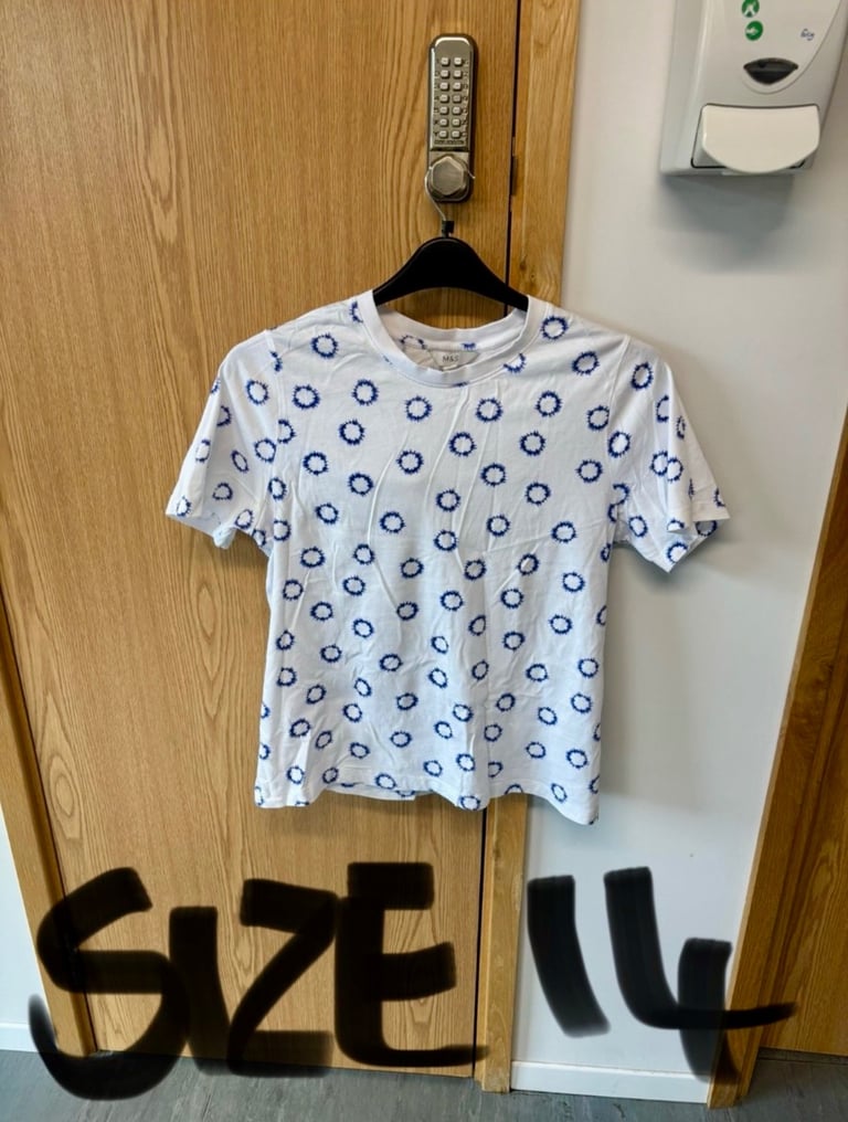 Women’s Clothing Size 14