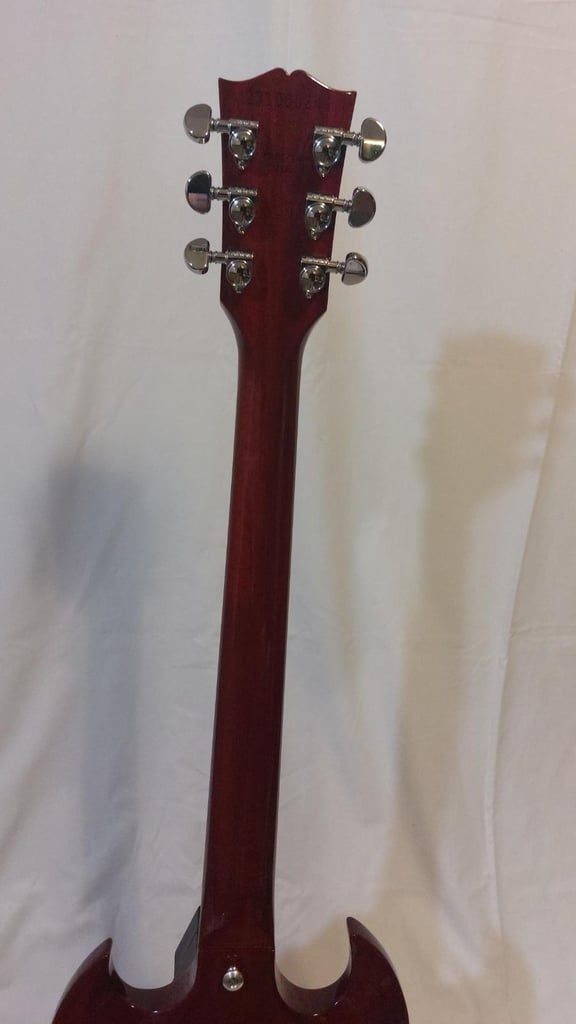 Gibson SG Standard, Heritage Cherry Finish + Soft Shell Case + New Gibson Leather Strap