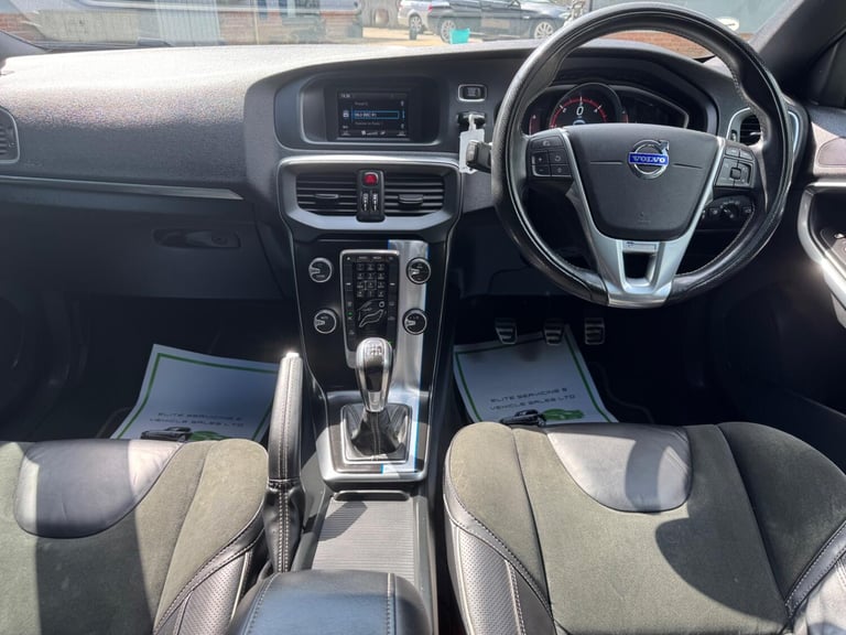 VOLVO V40 2.0 R-Design D4 2015