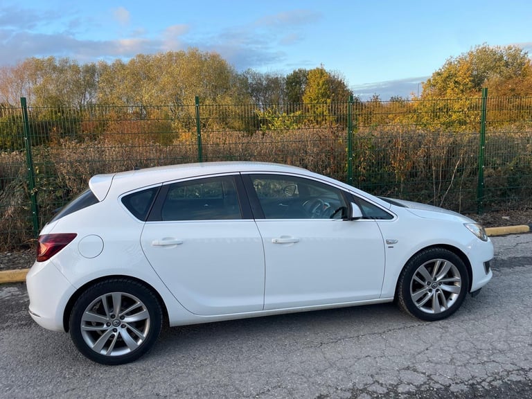VAUXHALL ASTRA 2.0 CDTI SRI S/S 160 BHP 64 REG 5 DOOR 12 MONTHS MOT TAX £165 LOW INSURANCE 