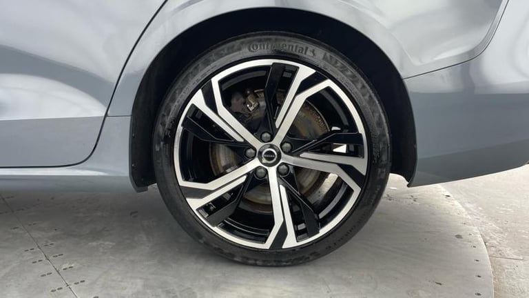 2022 Volvo V60 Recharge Plus T6 AWD plug-in hybrid Electric/Petrol Dark Automatic Estate Hybrid A...