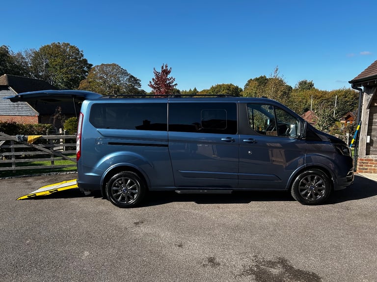 Ford Tourneo Custom Titanium X Automatic Wheelchair Adapted WAV 7 seats plus wheelchair 