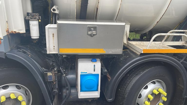 2013 (62) LEYLAND DAF CF 85 WHALE VACUUM TANKER. 32 TON GVW.  AUTO