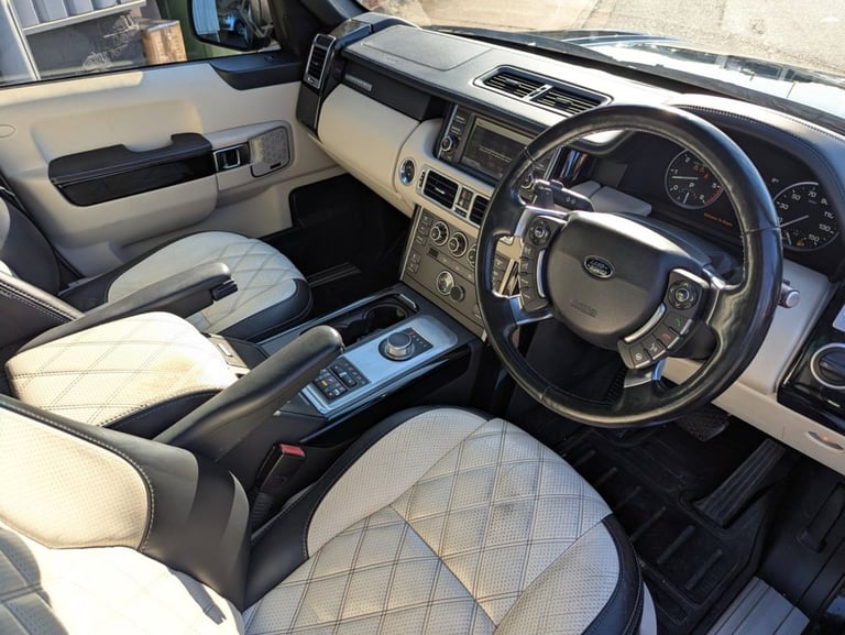 2011 Land Rover Range Rover 4.4 TD V8 Vogue SUV 5dr Diesel Auto 4WD Euro 5 (313 bhp) ESTATE Diese...