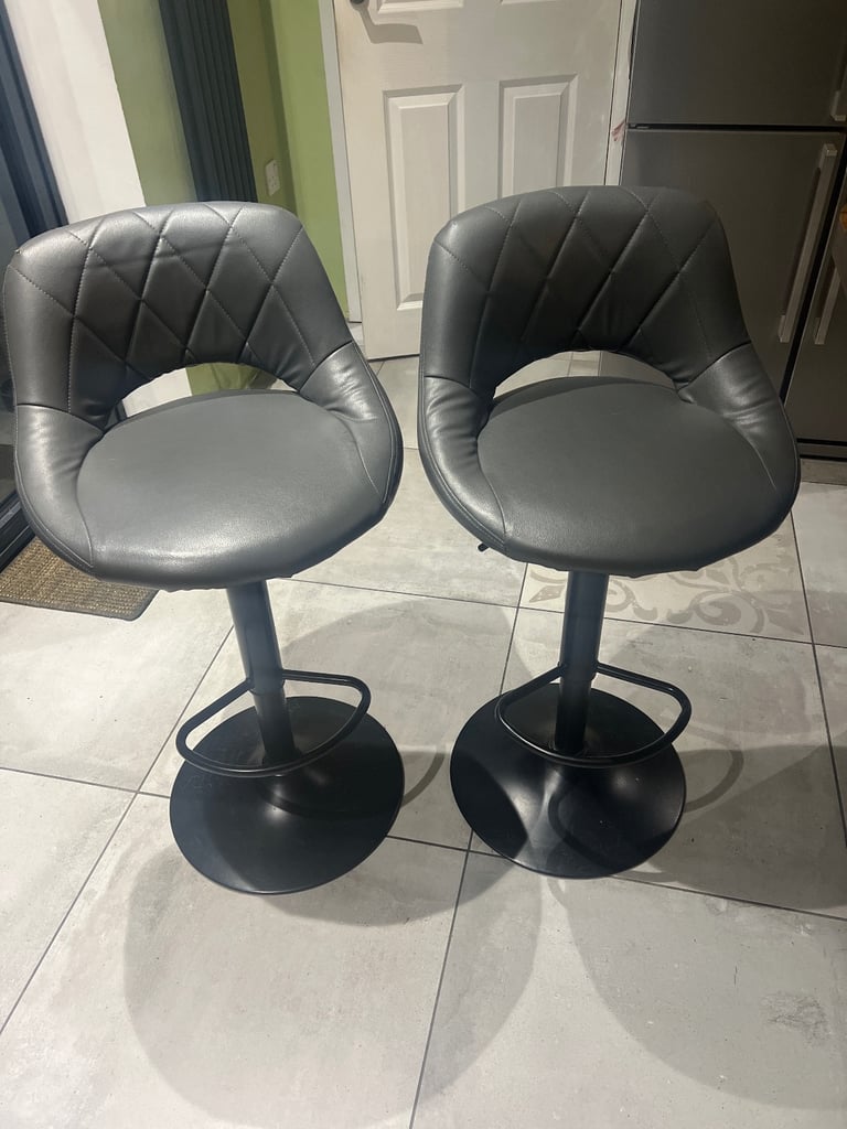 Bar/kitchen stools