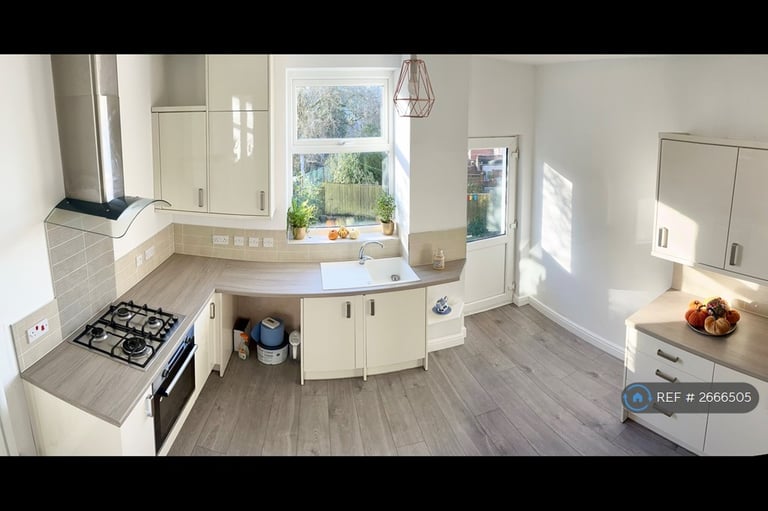 3 bedroom house in Regent Street, Padfield, Glossop, SK13 (3 bed) (#2666505)