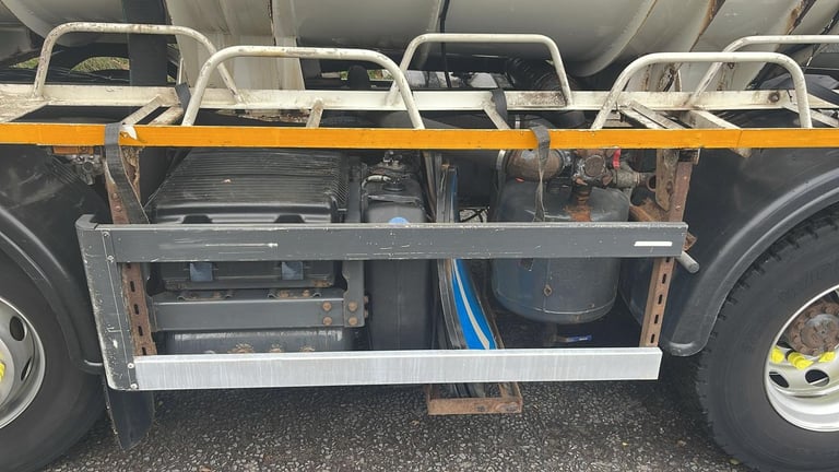 2013 (62) LEYLAND DAF CF 85 WHALE VACUUM TANKER. 32 TON GVW.  AUTO