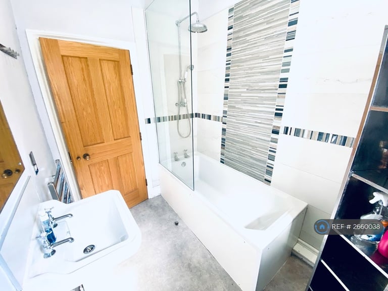 5 bedroom house in Leicester Street, Leamington Spa, CV32 (5 bed) (#2660038)