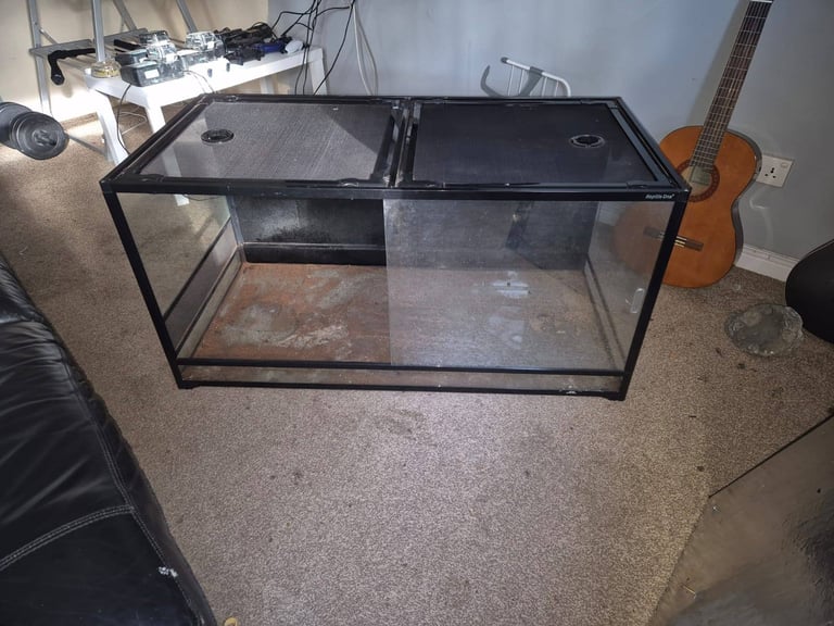 Glass vivarium 