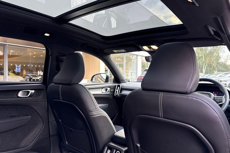 2022 Volvo XC40 2.0 B4 MHEV Ultimate SUV 5dr Petrol Hybrid DCT Auto Euro 6 (s/s) (197 ps) ESTATE ...