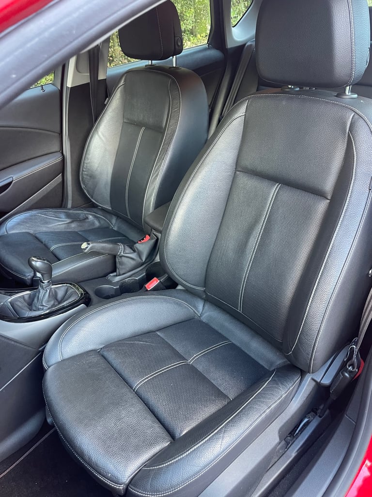 Vauxhall, ASTRA, Hatchback, 2014, Manual, 1956 (cc), 5 doors