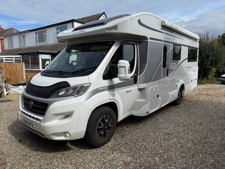 image for Roller Team Auto-Roller 747, Auto 6 Berth Rear Lounge Low Miles Hab Air Con