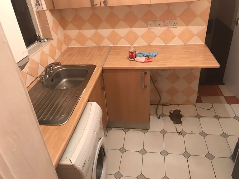 NICE 3 BED ON  Westbourne avenue , Park END,  NE8 4NS Gateshead 
