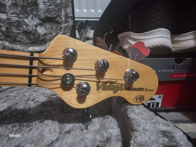 Vintage v96 bass