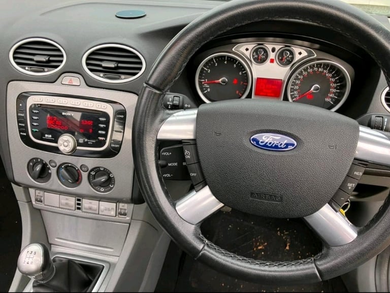 Ford Focus Cabriolet!1 year MOT 05.2026. - Image 5