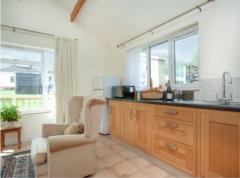 COTTAGE TO LET