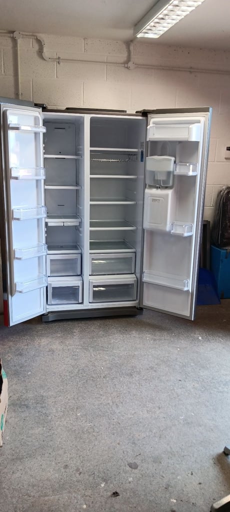 Samsung American Fridge Freezer used but Excellent Condition. 