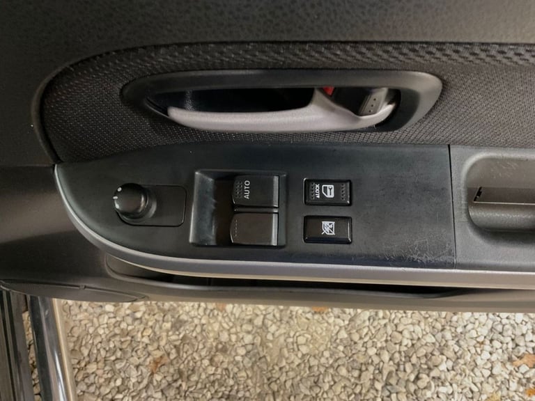 2010 Suzuki Grand Vitara 2.4 VVT SZ4 3dr Auto ESTATE PETROL Automatic