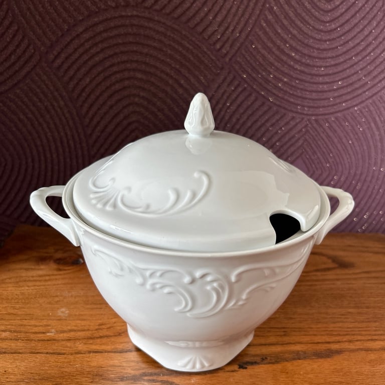Porcelain Tureen Serving Soup Stew Pot