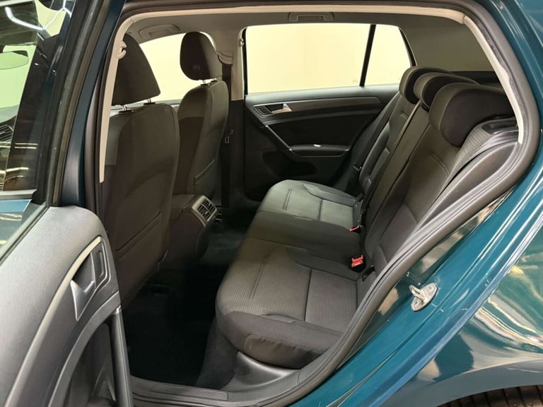 2017 Volkswagen Golf 1.6 TDI BlueMotion Tech SE Nav Euro 6 (s/s) 5dr Hatchback Diesel Manual