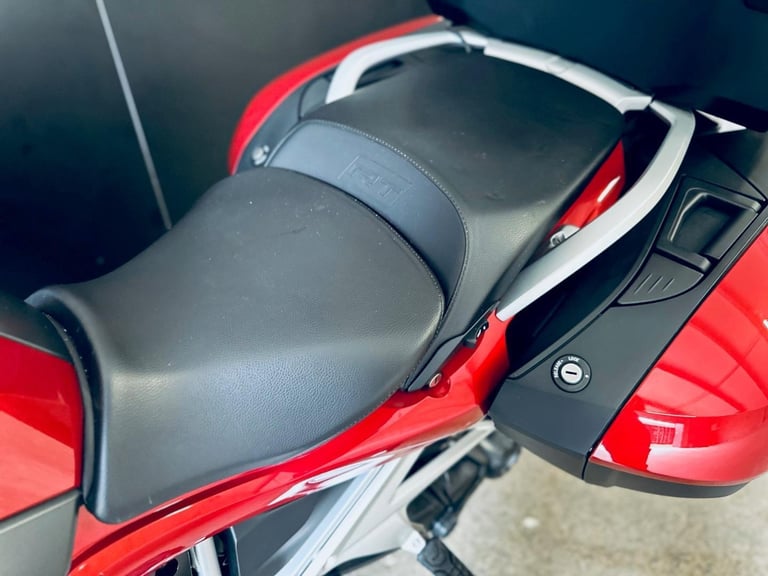 STUNNING LOW MILEAGE 2019/69 BMW R 1250RT LE MOTORCYCLE 