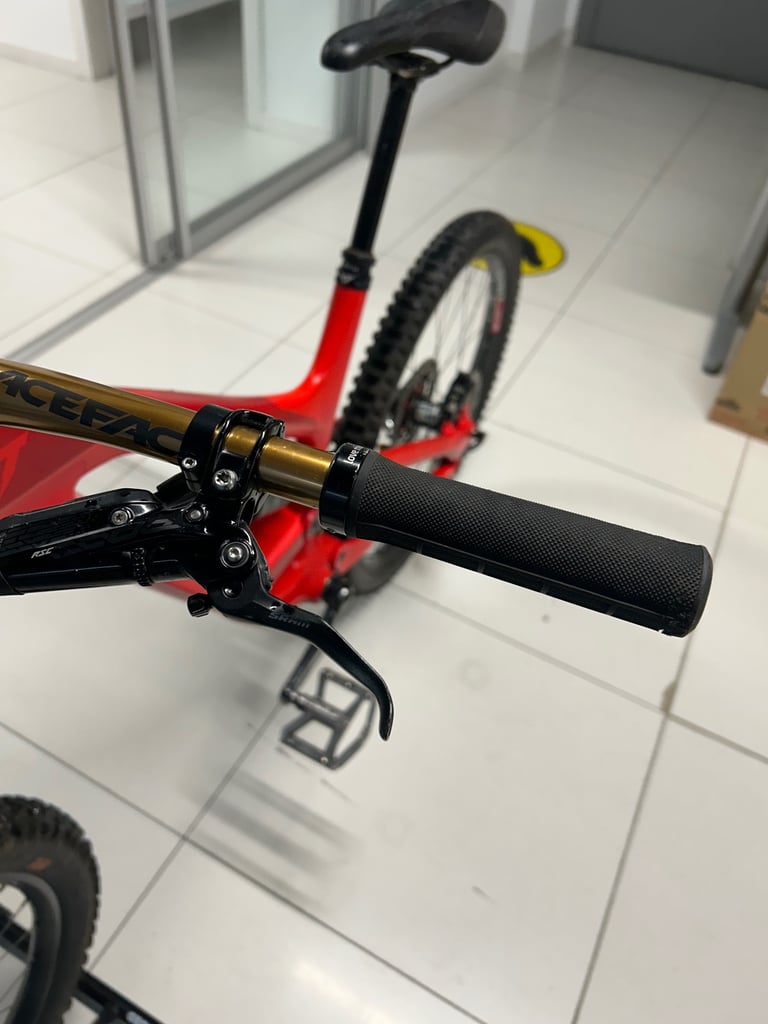 YT Capra CF Pro Full Suspension Mountain Bike Men’s MTB Large 