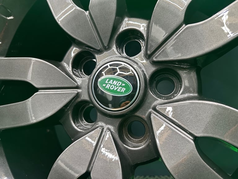 Discovery 4 / 3 HSE Powdered Technical Grey 20” Alloy Wheels - style 510 Landmark & NEW tyres!